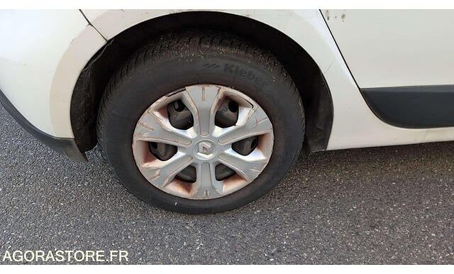 Хэтчбек Renault Scenic: фото 35