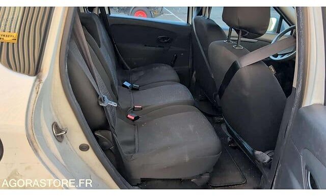 Хэтчбек Renault Scenic: фото 6