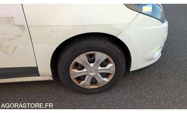 Хэтчбек Renault Scenic: фото 30