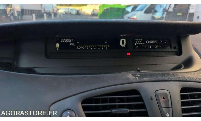 Хэтчбек Renault Scenic: фото 26