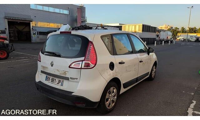 Хэтчбек Renault Scenic: фото 41