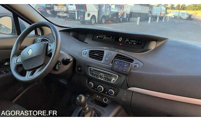 Хэтчбек Renault Scenic: фото 44