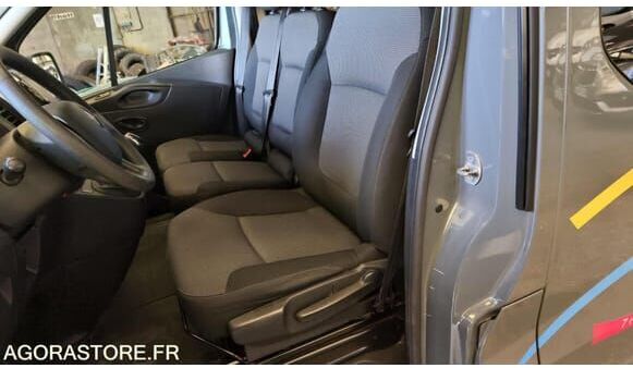 Микроавтобус, Пассажирский фургон Renault TRAFIC: фото 8 Микроавтобус, Пассажирский фургон Renault TRAFIC: фото 8