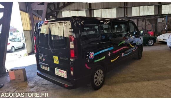 Микроавтобус, Пассажирский фургон Renault TRAFIC: фото 28 Микроавтобус, Пассажирский фургон Renault TRAFIC: фото 28