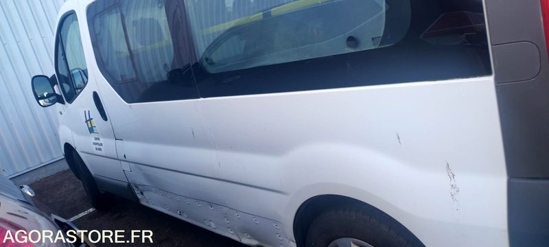 Renault Trafic 2 combi phrase . 2.0 dci 16v minibus long 90 cv - Микроавтобус, Пассажирский фургон: фото 2 Renault Trafic 2 combi phrase . 2.0 dci 16v minibus long 90 cv - Микроавтобус, Пассажирский фургон: фото 2