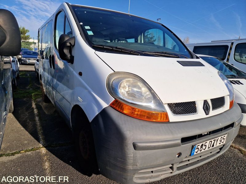 Renault Trafic - 2005 - 156830KM - 585DZY95 - 5162 - Микроавтобус, Пассажирский фургон: фото 2 Renault Trafic - 2005 - 156830KM - 585DZY95 - 5162 - Микроавтобус, Пассажирский фургон: фото 2