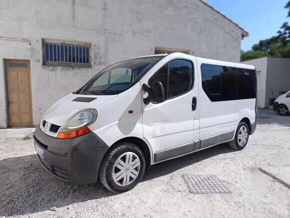 Renault Trafic - Микроавтобус, Пассажирский фургон: фото 2 Renault Trafic - Микроавтобус, Пассажирский фургон: фото 2