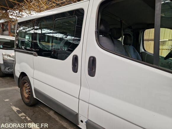 Renault Trafic - Микроавтобус, Пассажирский фургон: фото 4 Renault Trafic - Микроавтобус, Пассажирский фургон: фото 4