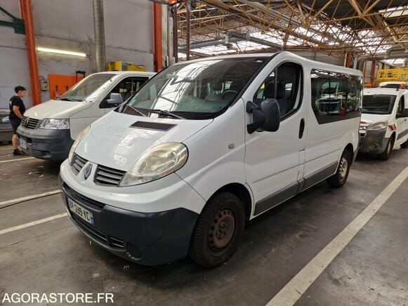 Renault Trafic - Микроавтобус, Пассажирский фургон: фото 1 Renault Trafic - Микроавтобус, Пассажирский фургон: фото 1