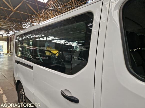 Renault Trafic - Микроавтобус, Пассажирский фургон: фото 4 Renault Trafic - Микроавтобус, Пассажирский фургон: фото 4