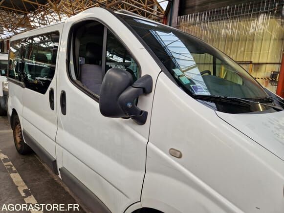 Renault Trafic - Микроавтобус, Пассажирский фургон: фото 3 Renault Trafic - Микроавтобус, Пассажирский фургон: фото 3