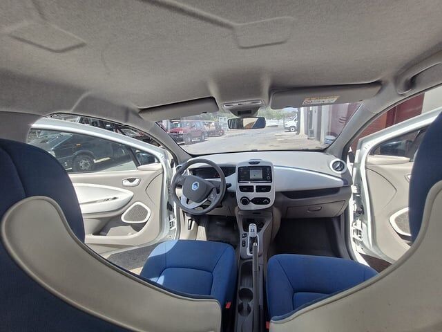 Renault ZOE - Хэтчбек: фото 4 Renault ZOE - Хэтчбек: фото 4