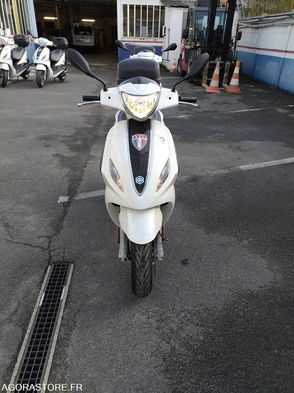 Scooter Piaggo - Мотоцикл: фото 3 Scooter Piaggo - Мотоцикл: фото 3