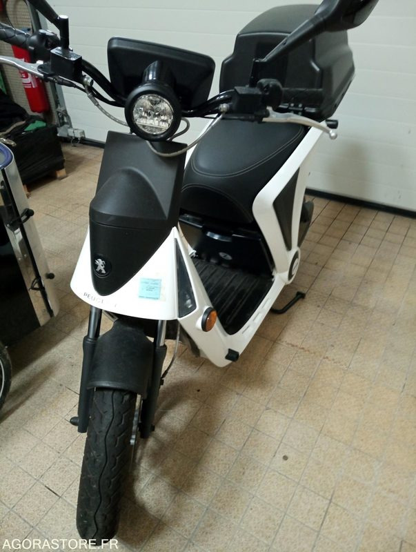 Scooter électrique peugeot - Мотоцикл: фото 1 Scooter électrique peugeot - Мотоцикл: фото 1