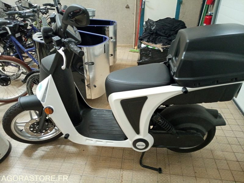 Scooter électrique peugeot - Мотоцикл: фото 4 Scooter électrique peugeot - Мотоцикл: фото 4