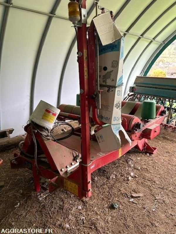ENRUBANNEUSE PORTEE KVENERLAND 7710C - 2013 - Сельскохозяйственная техника: фото 1 ENRUBANNEUSE PORTEE KVENERLAND 7710C - 2013 - Сельскохозяйственная техника: фото 1