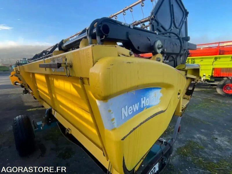 MOISSONNEUSE NEW HOLLAND CR 9060 - 2007 / 3515H - Сельскохозяйственная техника: фото 2 MOISSONNEUSE NEW HOLLAND CR 9060 - 2007 / 3515H - Сельскохозяйственная техника: фото 2