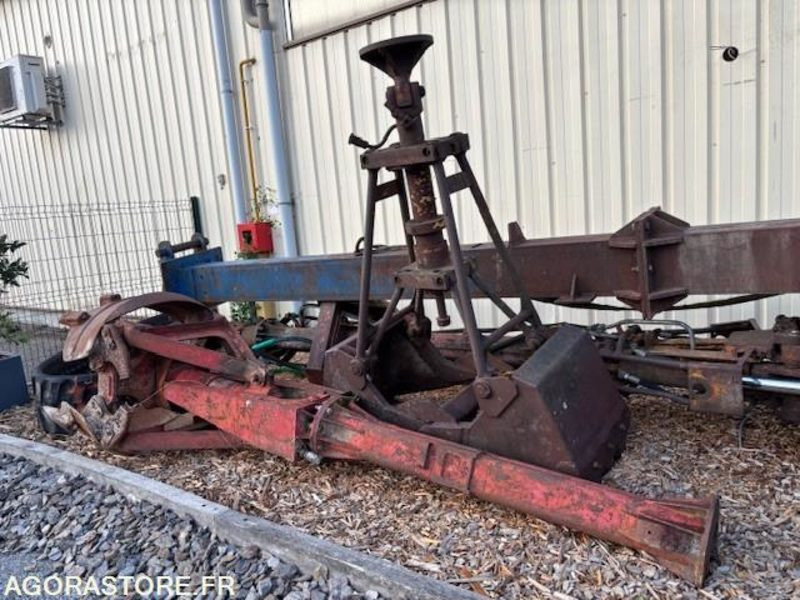 LOT DE 3 BENNES PRENEUSE ET 1 POUTRE DE DEMOLITION - Строительная техника: фото 5 LOT DE 3 BENNES PRENEUSE ET 1 POUTRE DE DEMOLITION - Строительная техника: фото 5