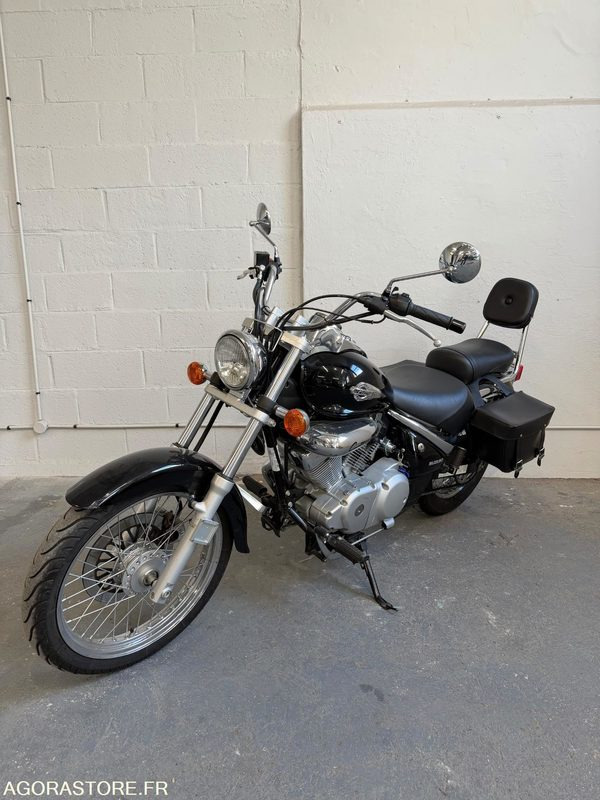 Suzuki Intruder 125 - Мотоцикл: фото 4 Suzuki Intruder 125 - Мотоцикл: фото 4