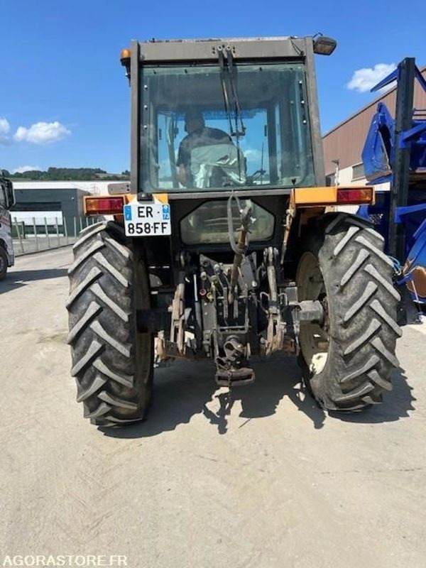 TRACTEUR AGRICOLE RENAULT 110.14 1988 7235 HEURES - Трактор: фото 2 TRACTEUR AGRICOLE RENAULT 110.14 1988 7235 HEURES - Трактор: фото 2