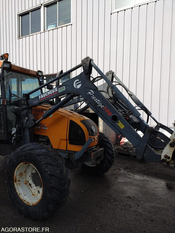 TRACTEUR CLAAS RENAULT - Трактор: фото 2 TRACTEUR CLAAS RENAULT - Трактор: фото 2