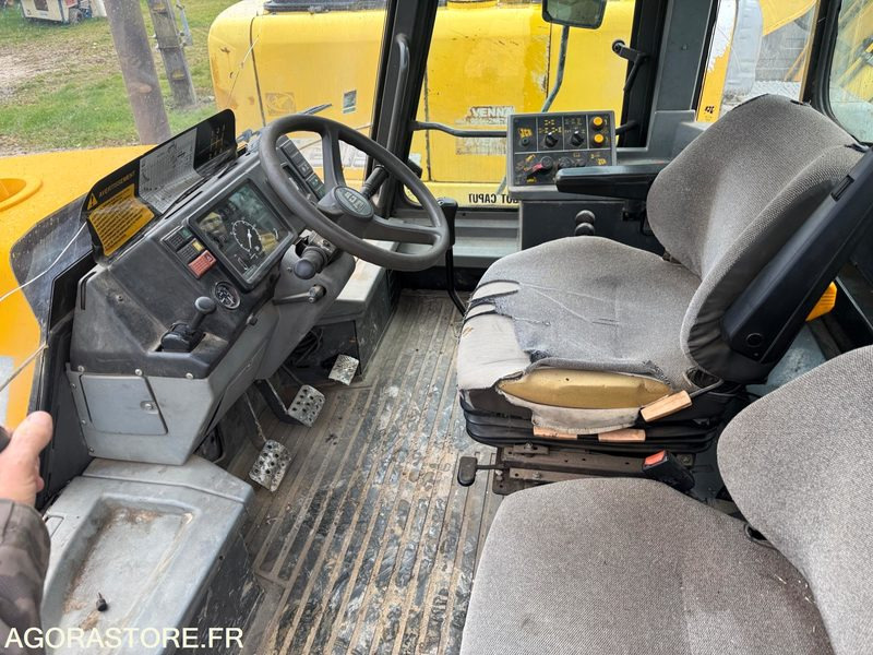 TRACTEUR JCB - 9800H - 1997 - Трактор: фото 5 TRACTEUR JCB - 9800H - 1997 - Трактор: фото 5