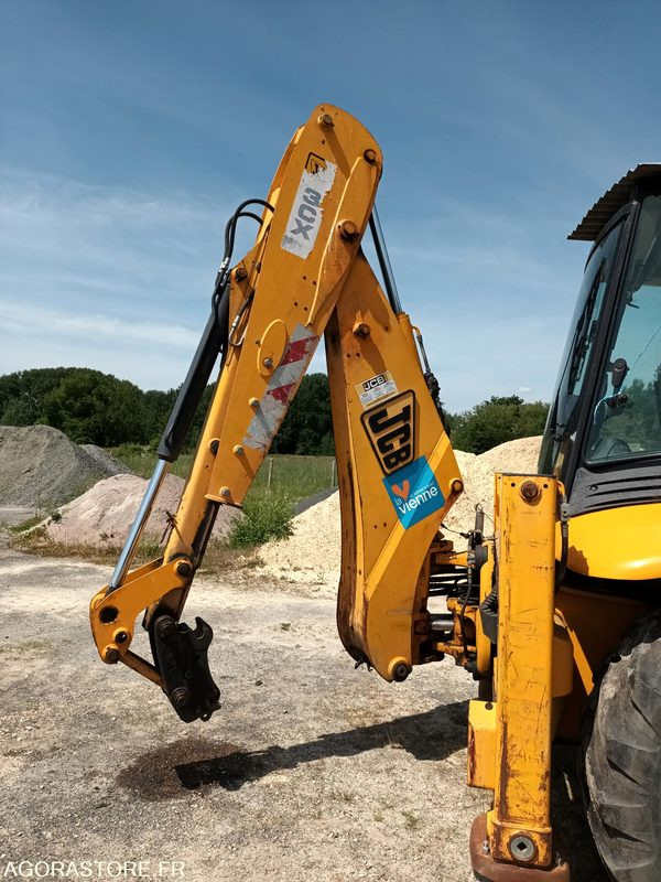 TRACTOPELLE JCB - Экскаватор-погрузчик: фото 3 TRACTOPELLE JCB - Экскаватор-погрузчик: фото 3