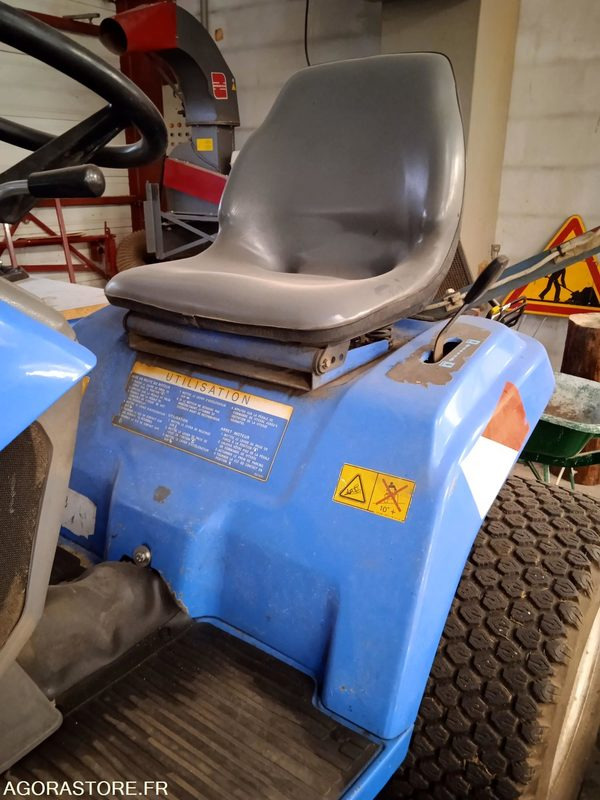 Tondeuse autoportée ISEKI - Газонокосилка: фото 3 Tondeuse autoportée ISEKI - Газонокосилка: фото 3