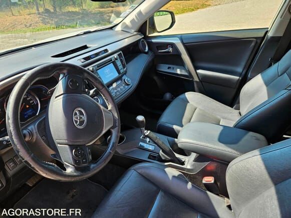 Toyota RAV4 - Внедорожник: фото 2 Toyota RAV4 - Внедорожник: фото 2