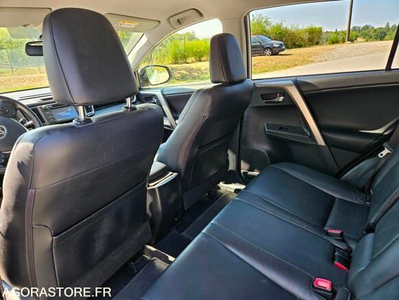Toyota RAV4 - Внедорожник: фото 3 Toyota RAV4 - Внедорожник: фото 3