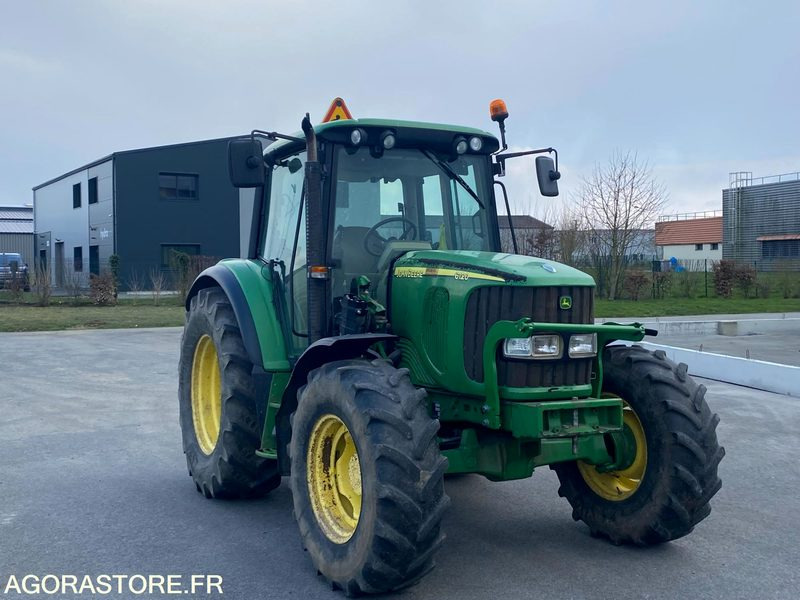 Tracteur John Deere 6120 - Трактор: фото 1 Tracteur John Deere 6120 - Трактор: фото 1