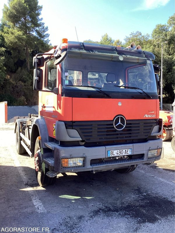 MERCEDES BENZ ATEGO - 2004 - 602523 KM - P2001840 - Тягач: фото 1 MERCEDES BENZ ATEGO - 2004 - 602523 KM - P2001840 - Тягач: фото 1