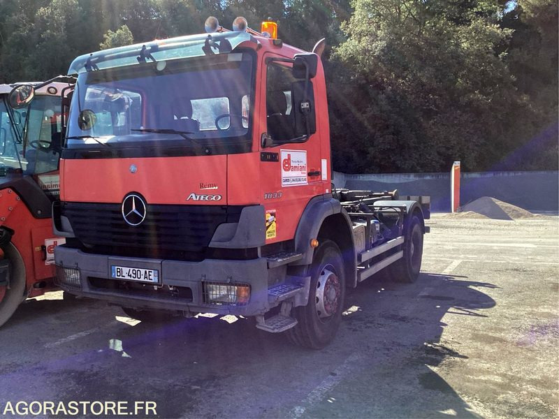 MERCEDES BENZ ATEGO - 2004 - 602523 KM - P2001840 - Тягач: фото 3 MERCEDES BENZ ATEGO - 2004 - 602523 KM - P2001840 - Тягач: фото 3