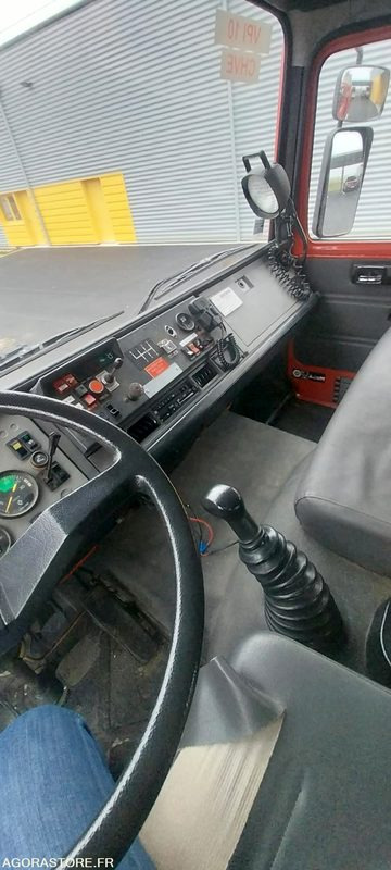 RENAULT S 170 4X4 - 22965kms - 1992 - Тягач: фото 5 RENAULT S 170 4X4 - 22965kms - 1992 - Тягач: фото 5