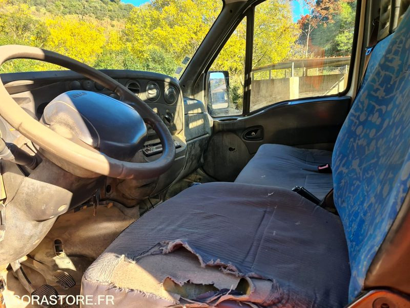 VEHICULE UTILITAIRE - IVECO - CAMION BENNE - 9197 ST 66 - Малотоннажный самосвал: фото 3 VEHICULE UTILITAIRE - IVECO - CAMION BENNE - 9197 ST 66 - Малотоннажный самосвал: фото 3