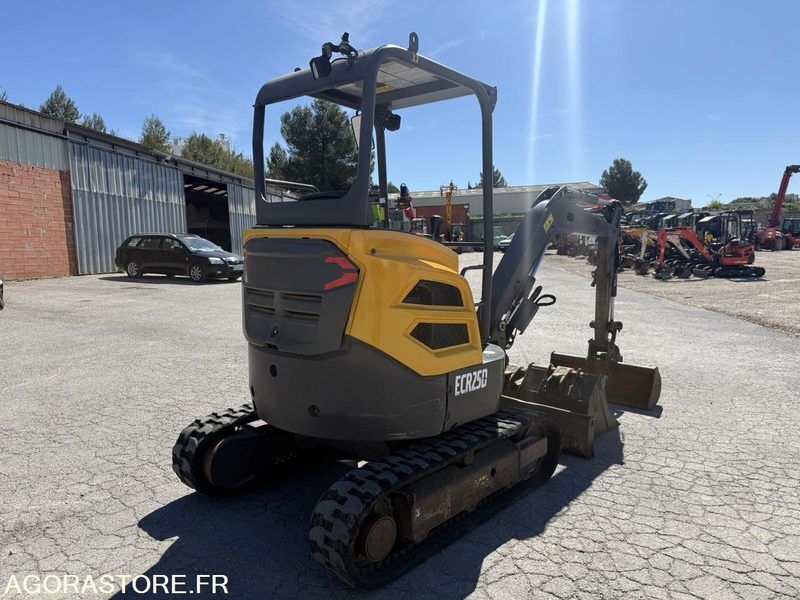 Volvo ECR25D - Мини-экскаватор: фото 5 Volvo ECR25D - Мини-экскаватор: фото 5