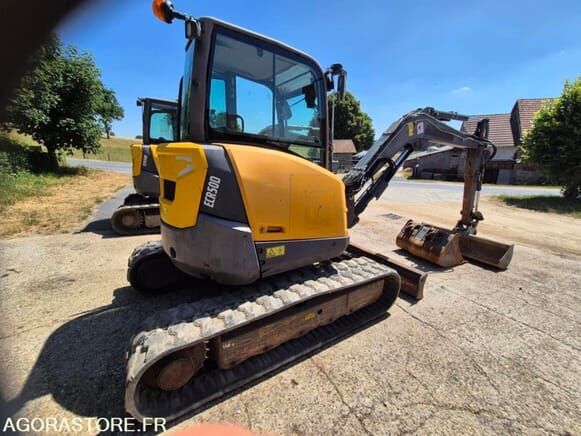 Volvo ECR50D - Мини-экскаватор: фото 1 Volvo ECR50D - Мини-экскаватор: фото 1