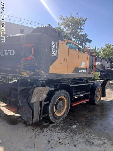 Volvo EW240EMH - Колёсный экскаватор: фото 4 Volvo EW240EMH - Колёсный экскаватор: фото 4