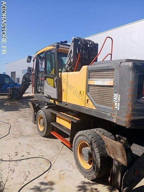 Volvo EW240EMH - Колёсный экскаватор: фото 1 Volvo EW240EMH - Колёсный экскаватор: фото 1