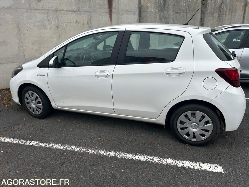 YARIS HYBRIDE AUTOMATIQUE / 2015 / 117 353KMS / VEHICULE ROULANT MAIS ENDOMMAGE - Легковой автомобиль: фото 1 YARIS HYBRIDE AUTOMATIQUE / 2015 / 117 353KMS / VEHICULE ROULANT MAIS ENDOMMAGE - Легковой автомобиль: фото 1