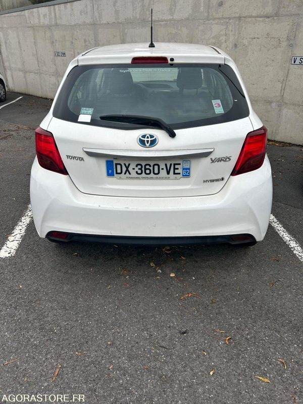 YARIS HYBRIDE AUTOMATIQUE / 2015 / 117 353KMS / VEHICULE ROULANT MAIS ENDOMMAGE - Легковой автомобиль: фото 5 YARIS HYBRIDE AUTOMATIQUE / 2015 / 117 353KMS / VEHICULE ROULANT MAIS ENDOMMAGE - Легковой автомобиль: фото 5