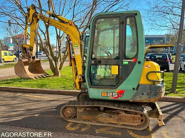 Yanmar B25V - Мини-экскаватор: фото 1 Yanmar B25V - Мини-экскаватор: фото 1