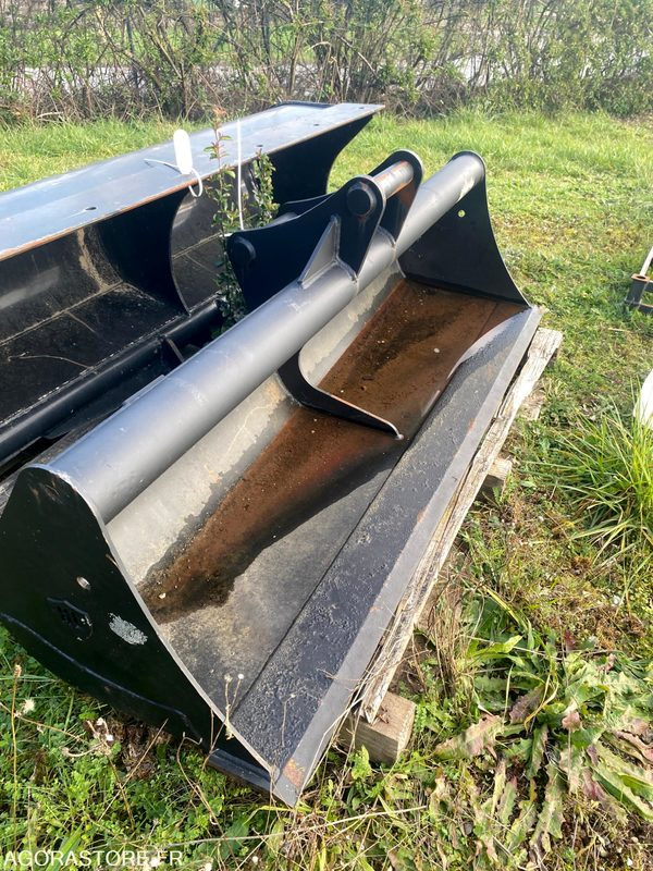 Godet curage 1800 mm NEUF - Запчасти для Строительной техники: фото 2 Godet curage 1800 mm NEUF - Запчасти для Строительной техники: фото 2