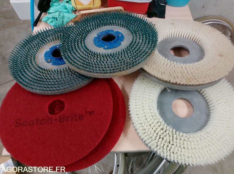 Auto laveuse TENNANT T300 - Поломоечная машина: фото 1 Auto laveuse TENNANT T300 - Поломоечная машина: фото 1