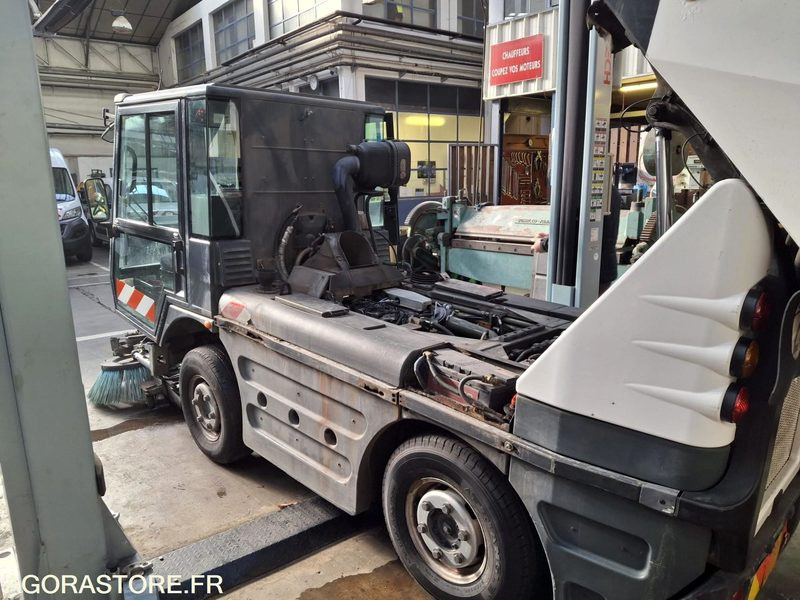 Balayeuse SCHMITH 2M3 SWINGO 200 - Подметально-уборочная машина: фото 5 Balayeuse SCHMITH 2M3 SWINGO 200 - Подметально-уборочная машина: фото 5