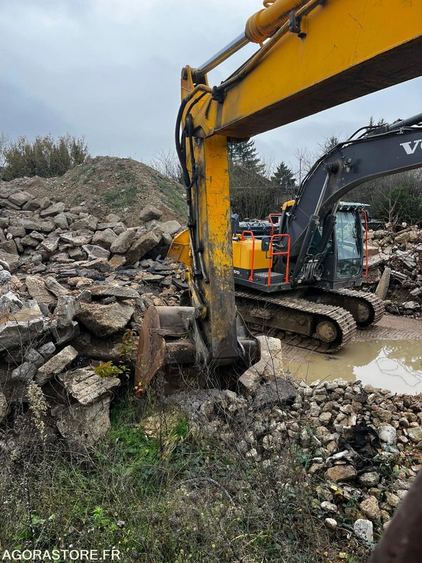 Pelle jcb typejs200 12000 heures 1997 20t - Экскаватор: фото 5 Pelle jcb typejs200 12000 heures 1997 20t - Экскаватор: фото 5