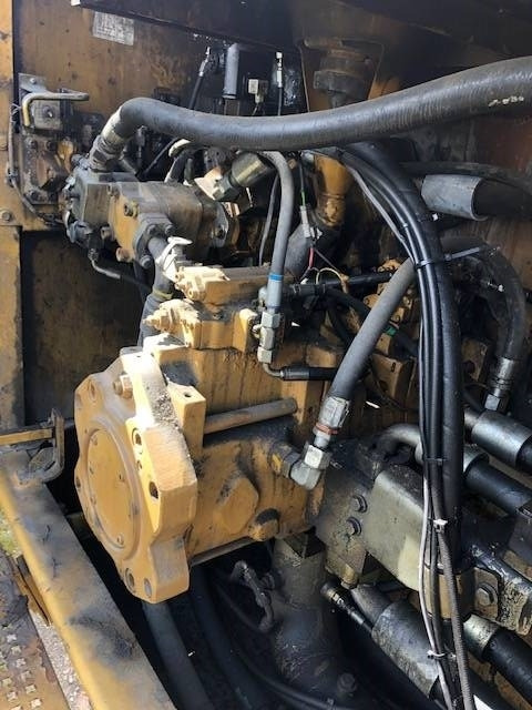 Гусеничный экскаватор CAT 385 B: фото 15