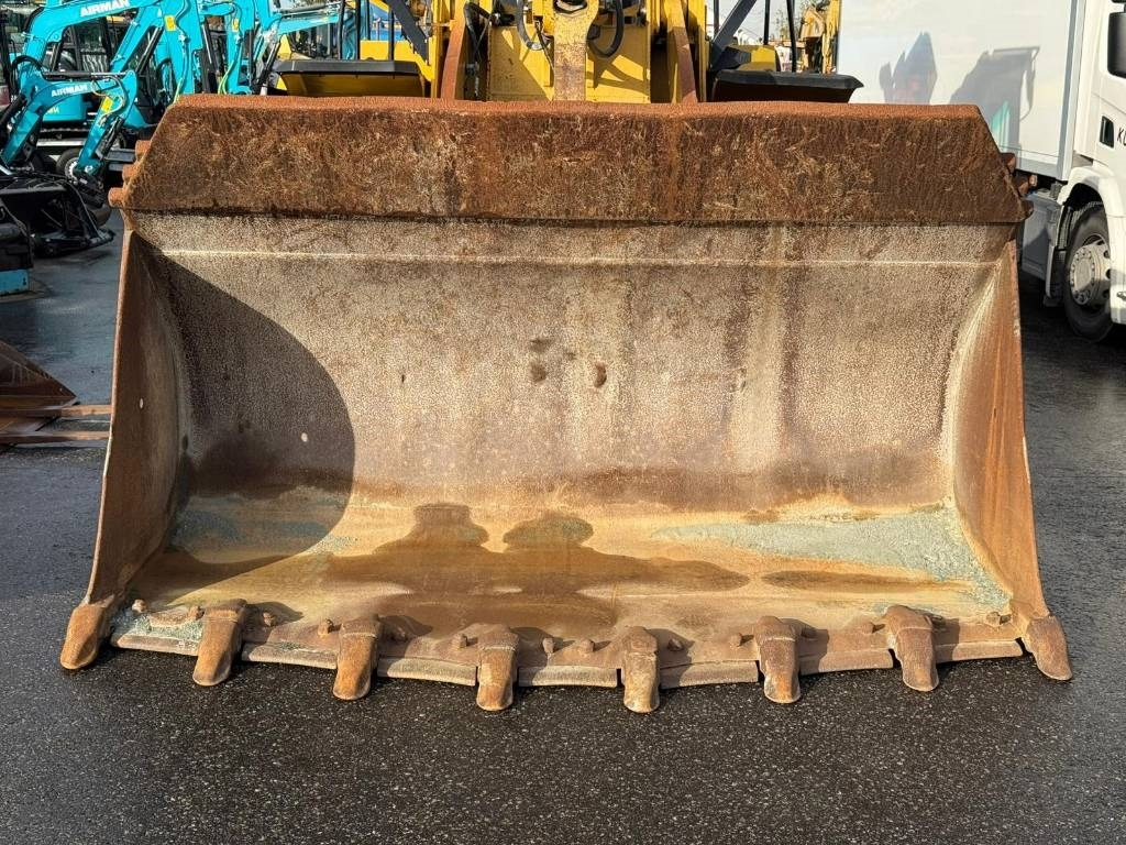 CAT 966M - Колёсный погрузчик: фото 2 CAT 966M - Колёсный погрузчик: фото 2