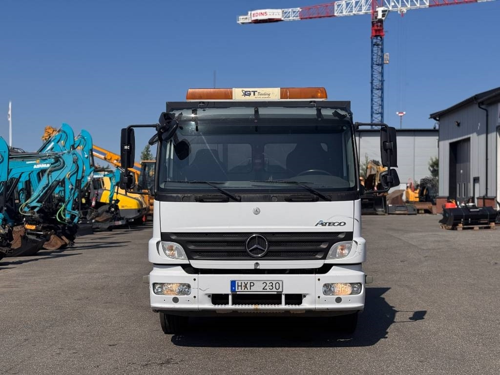 Mercedes-Benz Atego 1524 L 4X2 Växlare Pallift - Грузовик с закрытым кузовом: фото 2 Mercedes-Benz Atego 1524 L 4X2 Växlare Pallift - Грузовик с закрытым кузовом: фото 2
