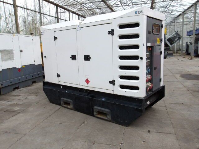 SDMO R135 - Электрогенератор: фото 3 SDMO R135 - Электрогенератор: фото 3